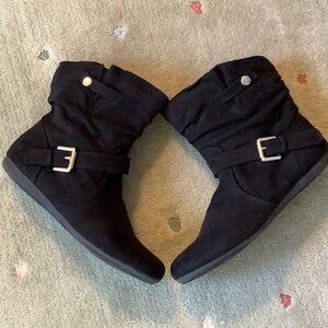 RAMPAGE Brixee black booties SZ8